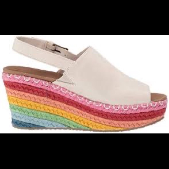 😎 Skechers Festival Daisy Luxe Foam Sandals - Picture 2 of 10